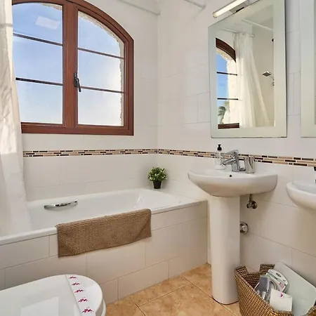 Casa Naranjos, Capistrano,