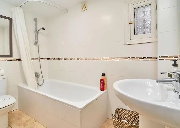 Casa Naranjos, Capistrano, *