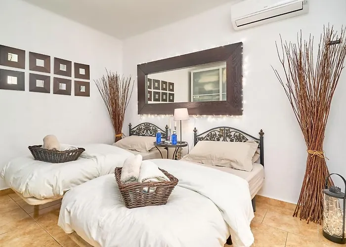 Casa Naranjos, Capistrano,