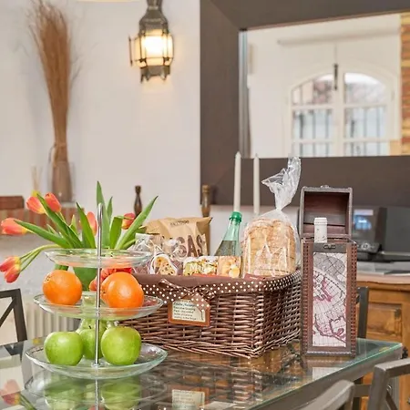 Casa Naranjos, Capistrano,